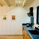Appartement La Halte Occitane - Classe 3 Etoiles - Pour 6 Personnes, 3 Chambres, Parking, Terrasse, Inclus *