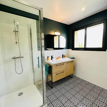 La Halte Occitane - Classe 3 Etoiles - Pour 6 Personnes, 3 Chambres, Parking, Terrasse, Inclus Lejlighed *