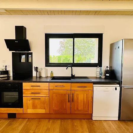 La Halte Occitane - Classe 3 Etoiles - Pour 6 Personnes, 3 Chambres, Parking, Terrasse, Inclus Lägenhet
