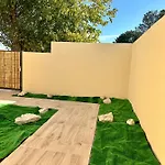 La Halte Occitane - Classe 3 Etoiles - Pour 6 Personnes, 3 Chambres, Parking, Terrasse, Inclus Montauban