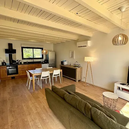 Appartement La Halte Occitane - Classe 3 Etoiles - Pour 6 Personnes, 3 Chambres, Parking, Terrasse, Inclus Montauban