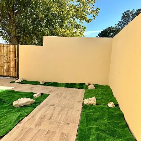 La Halte Occitane - Classe 3 Etoiles - Pour 6 Personnes, 3 Chambres, Parking, Terrasse, Inclus Montauban