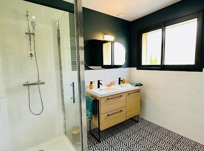 La Halte Occitane - Classé 3 étoiles - Pour 6 Personnes, 3 Chambres, Parking, Terrasse, Inclus Appartamento *