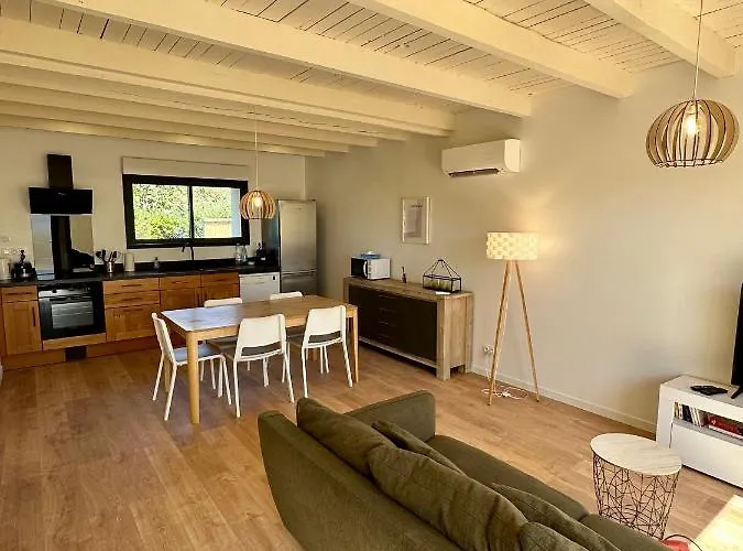 Lejlighed La Halte Occitane - Classe 3 Etoiles - Pour 6 Personnes, 3 Chambres, Parking, Terrasse, Inclus Montauban