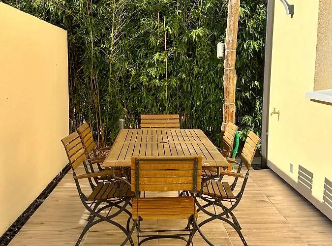 Lejlighed La Halte Occitane - Classe 3 Etoiles - Pour 6 Personnes, 3 Chambres, Parking, Terrasse, Inclus Montauban