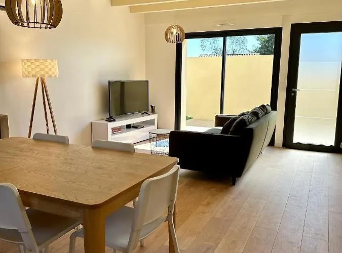 Appartamento La Halte Occitane - Classé 3 étoiles - Pour 6 Personnes, 3 Chambres, Parking, Terrasse, Inclus