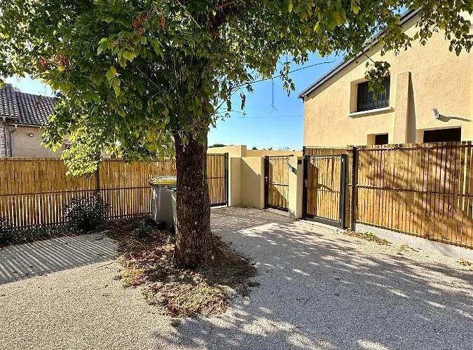 Appartamento La Halte Occitane - Classé 3 étoiles - Pour 6 Personnes, 3 Chambres, Parking, Terrasse, Inclus