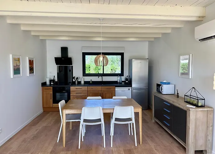 La Halte Occitane - Classé 3 étoiles - Pour 6 Personnes, 3 Chambres, Parking, Terrasse, Inclus *