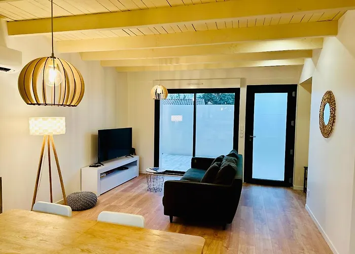 La Halte Occitane - Classé 3 étoiles - Pour 6 Personnes, 3 Chambres, Parking, Terrasse, Inclus Appartamento