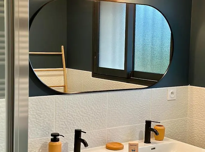 Appartamento La Halte Occitane - Classé 3 étoiles - Pour 6 Personnes, 3 Chambres, Parking, Terrasse, Inclus *